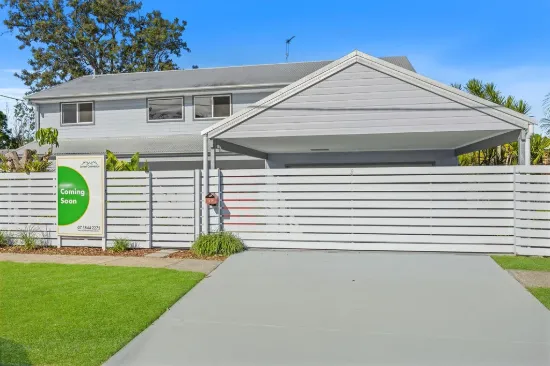 17 Echlin St, Labrador, Qld 4215