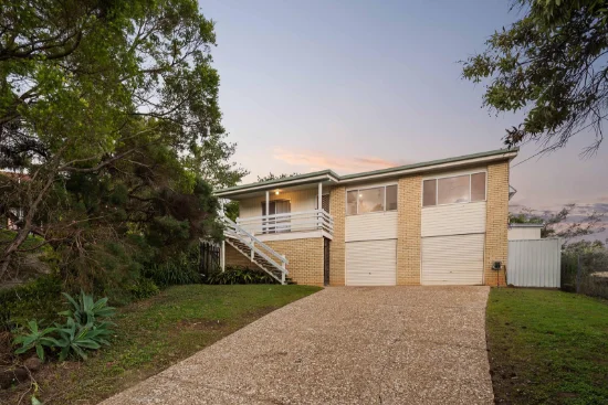 17 Eromba Cres, Ferny Hills, Qld 4055 - For Rent