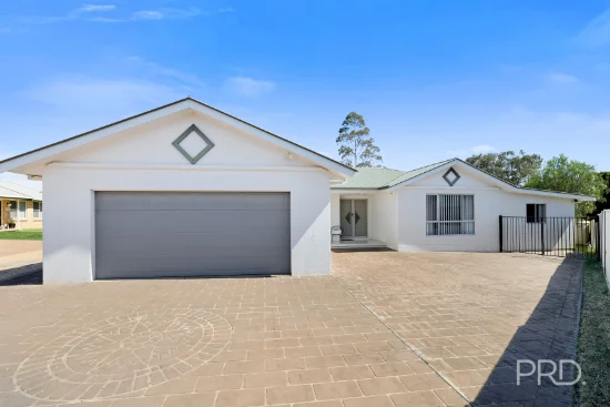 17 Eureka Place, Hillvue, NSW 2340 - For Sale