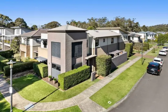 17 Fern Circuit, Warriewood, NSW 2102
