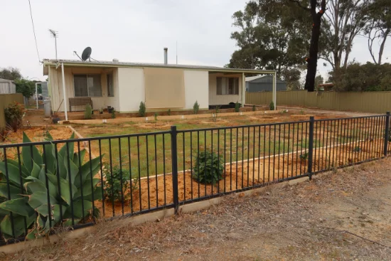 17 Forbes Avenue, Jamestown, SA 5491