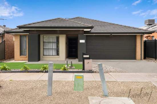 17 Fortitide Drive, Craigieburn, Vic 3064 - For Rent