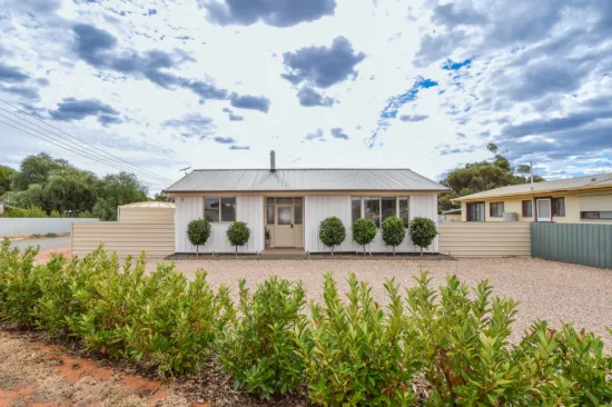 17 Frith Road, Crystal Brook, SA 5523