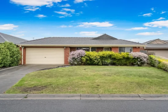 17 Grevillea Place, Pakenham VIC 3810 - For Rent