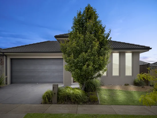 17 Hangar Drive, Mount Duneed, Vic 3217