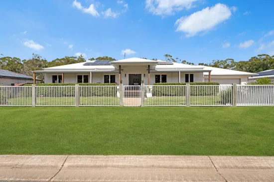 17 Heathland Avenue, Wondunna, Qld 4655
