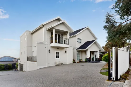 17 Highpoint Drive, South Morang, Vic 3752