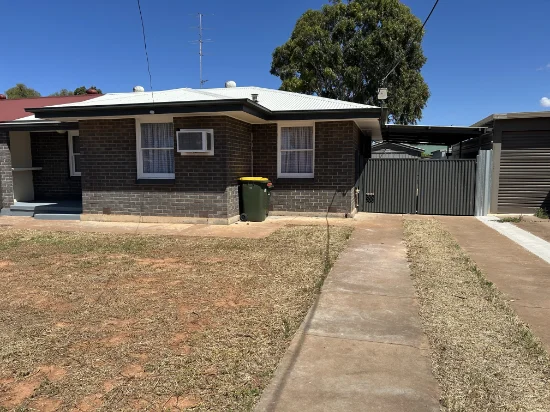 17 Hobbs St, Whyalla Norrie, SA 5608