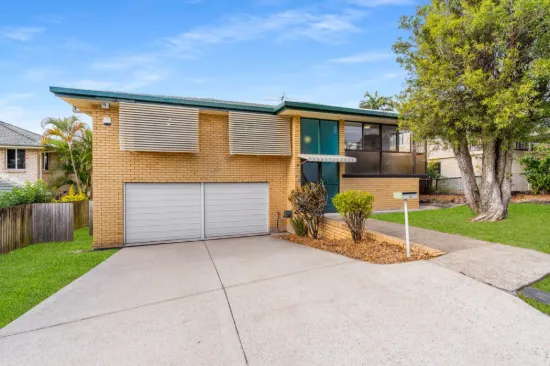 17 Irandi Street, Mansfield, Qld 4122