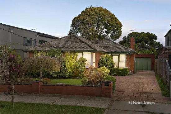 17 Joan Crescent, Burwood East, Vic 3151