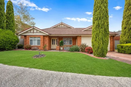 17 Juliet Gardens, Pakenham, Vic 3810