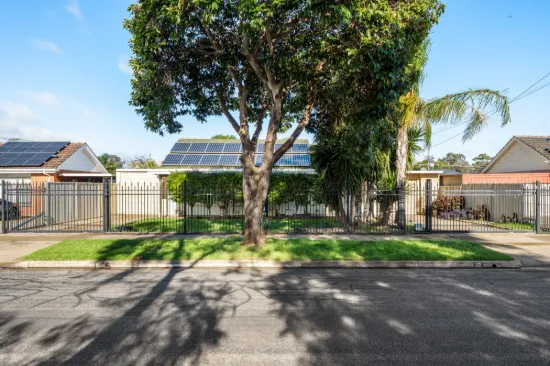 17 Lamorna Parade, Parafield Gardens, SA 5107