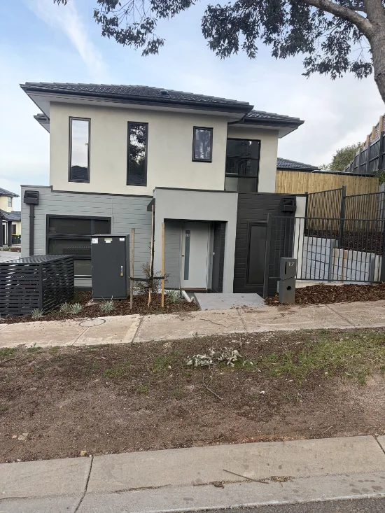 17 Langport Cres, Sunbury, Vic 3429