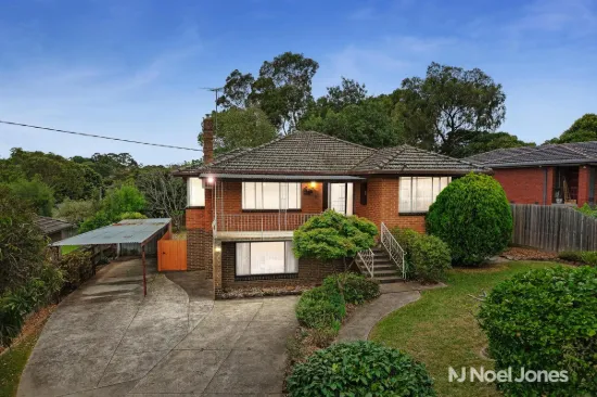 17 Larnook Crescent, Mooroolbark, Vic 3138