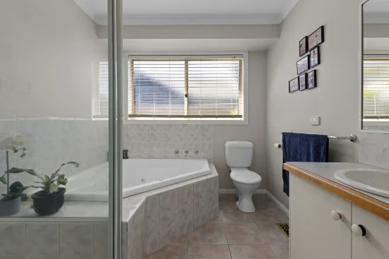 17 Lincoln Parade, Aspendale, Vic 3195-Image