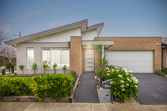 17 Lismore Street, Armstrong Creek, Vic 3217 - For Sale