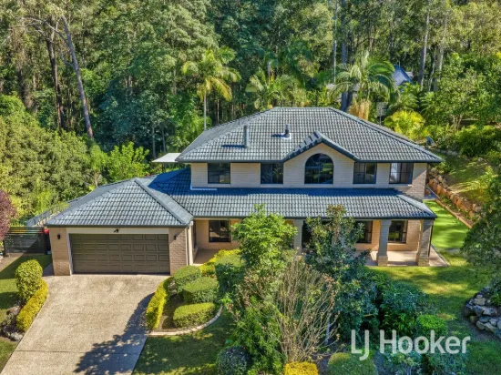 17 Lords Avenue, Mount Nathan, Qld 4211