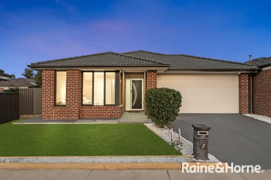 17 Marrone Boulevard, Cranbourne East, Vic 3977