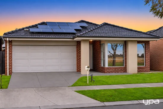 17 Martaban Crescent, Point Cook, Vic 3030