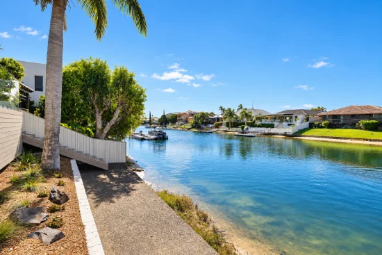 17 McIlwain Drive, Mermaid Waters, Qld 4218-Image
