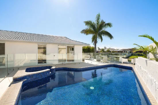 17 McIlwain Drive, Mermaid Waters, Qld 4218-Image