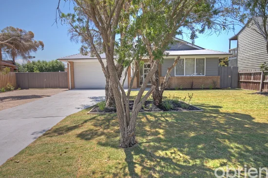 17 McMillan Grove, Paynesville, Vic 3880