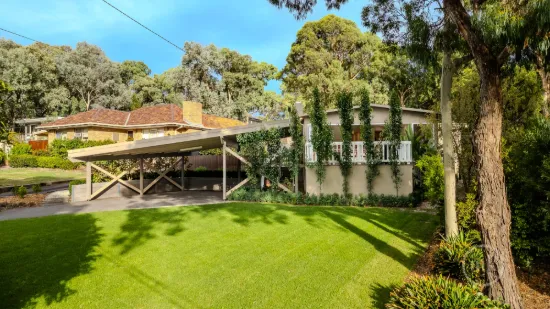 17 Meadow Crescent, Montmorency, Vic 3094