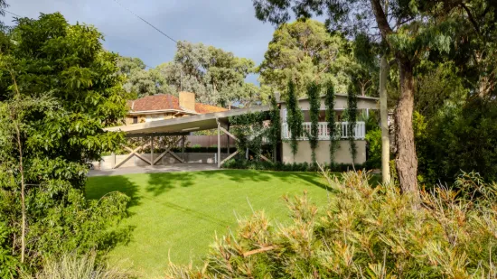 17 Meadow Crescent, Montmorency, Vic 3094