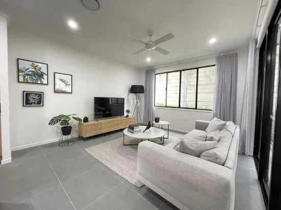17 Miami Street, Spring Mountain, Qld 4300