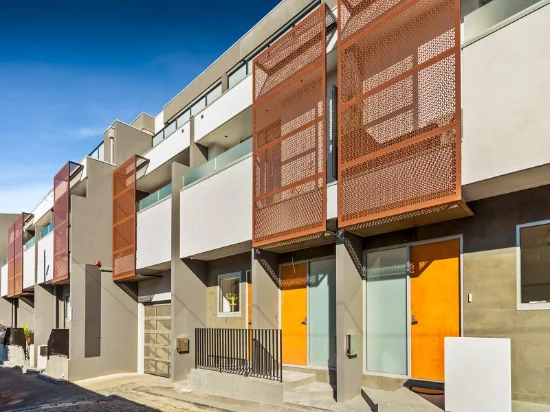 17 Moton Place, Carlton, Vic 3053