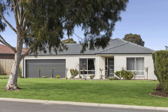 17 Pleasant View Court, Gisborne, Vic 3437