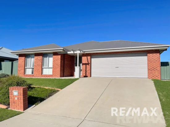 17 Quandong Place, Forest Hill, NSW 2651