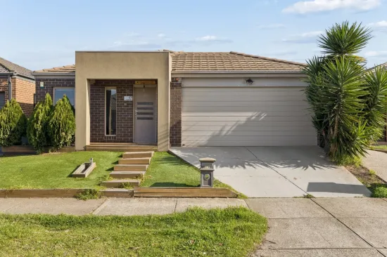 17 Redcliffe Parade, Tarneit, Vic 3029