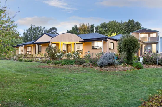 17 Reid Park Road, Mount Helen, Vic 3350