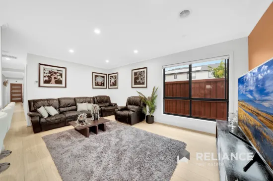 17 Rosette Crescent, Rockbank, Vic 3335