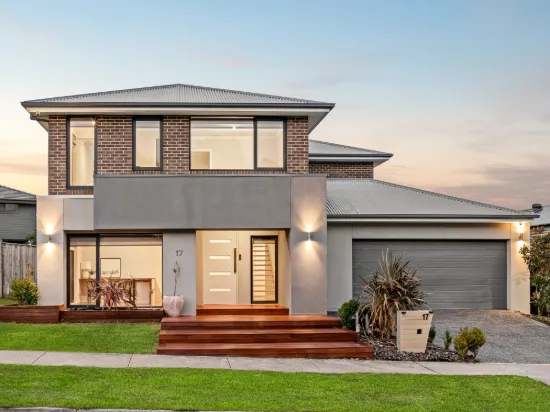 17 Royaloak Crescent, Cranbourne East, Vic 3977