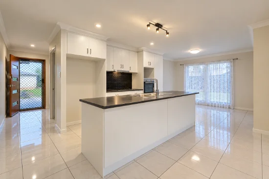 17 Shelby Street, Glenvale, Qld 4350