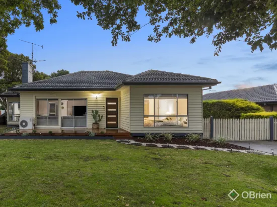 17 Station Street, Lang Lang, Vic 3984