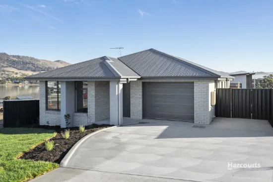17 Sunningdale Close, Midway Point, Tas 7171
