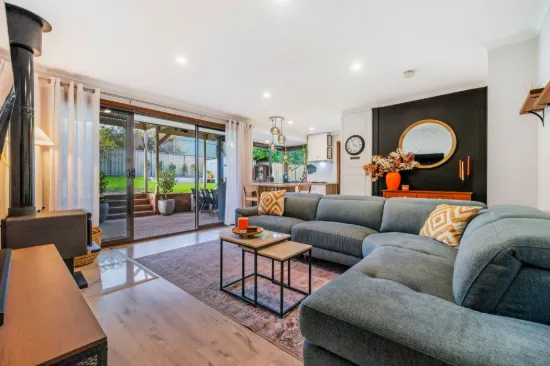17 Sunnymeade Drive, Aberfoyle Park, SA 5159