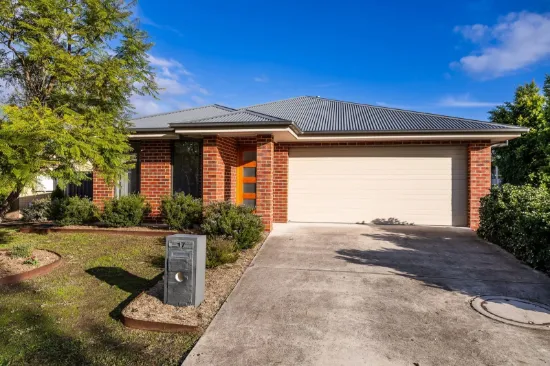 17 Tabletop Crt, Thurgoona, NSW 2640