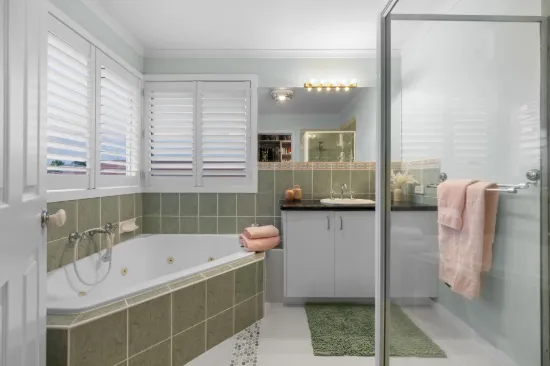 17 The Regency, Hillside, Vic 3037-Image
