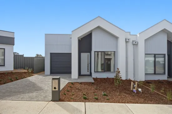 17 Torchlight Way, Berwick VIC 3806-Image