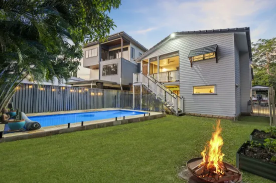 17 Turley Street, Fairfield, Qld 4103