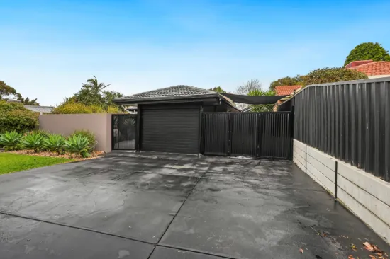 17 Underwood Close, Golden Grove, SA 5125