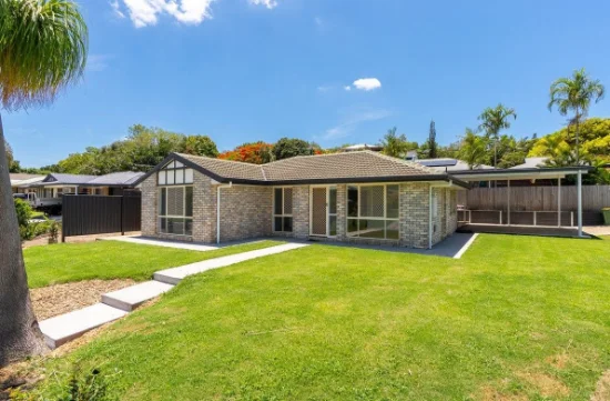 17 Washbrook Crescent, Petrie QLD 4502 - For Rent