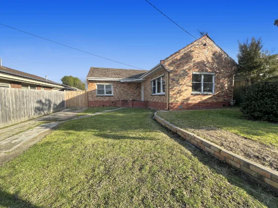 17 Weeroona Avenue, Hamlyn Heights, Vic 3215