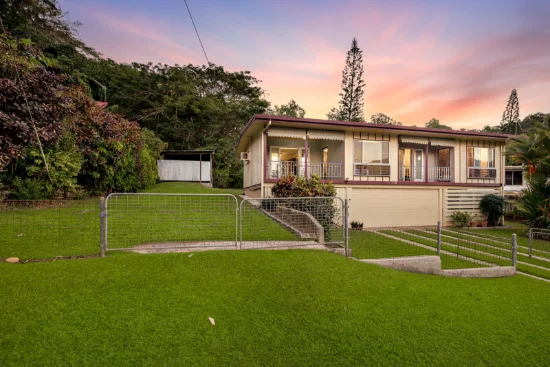 170 Hillview Crescent, Whitfield, Qld 4870