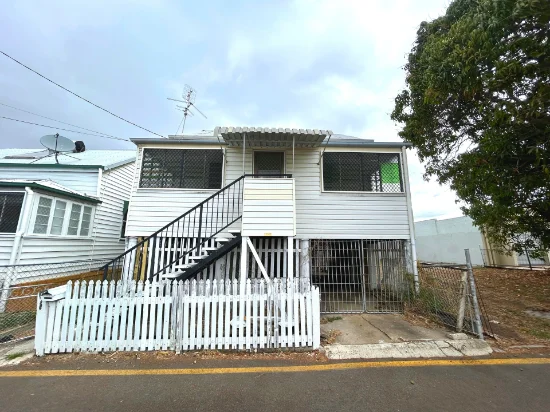 172 Denison, Rockhampton City, Qld 4700 - For Rent