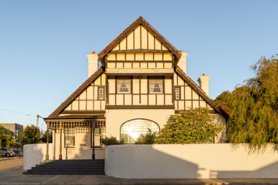 174 Hampton Road, Beaconsfield, WA 6162